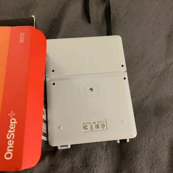 Polaroid OneStep+ i‑Type Instant Camera - Picture 4 of 9